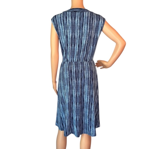 Women’s Faux Wrap Blue/White Sleeveless Dress - Size Small - Picture 5 of 7